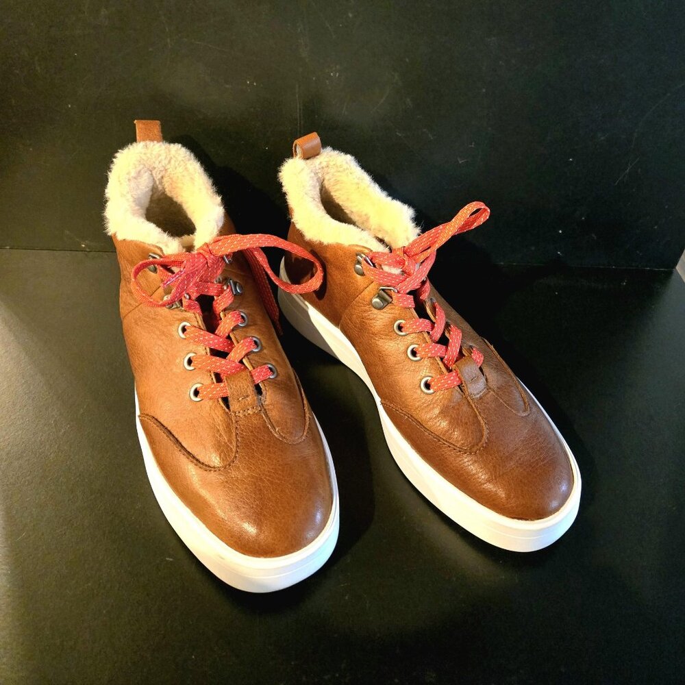 Clarks Brown Leather Lace-Up Ankle Boots with Cream Shearling
